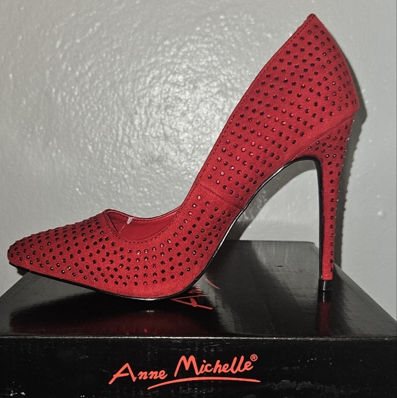 Anne Michelle Hibiscus Red Pumps - Picture 5 of 5